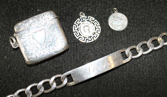 Silver vesta, identity bracelet & 3 pendants(-)